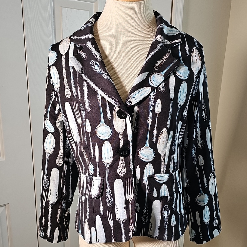 Black and White Cutlery Print Women's Jacket In Size 40. 2‎ Button.